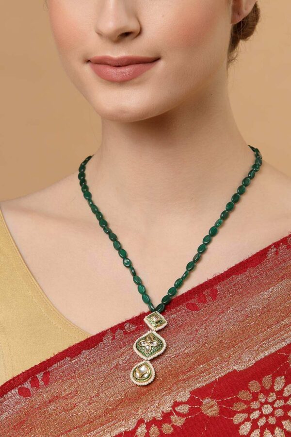 Elegant Emerald Bead Necklace