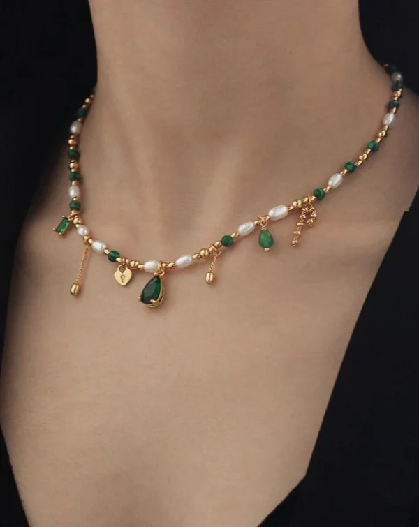 Elegant Beaded Necklace With Green And Pearl Accents