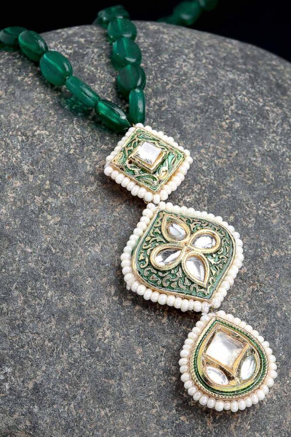 Elegant Emerald Bead Necklace