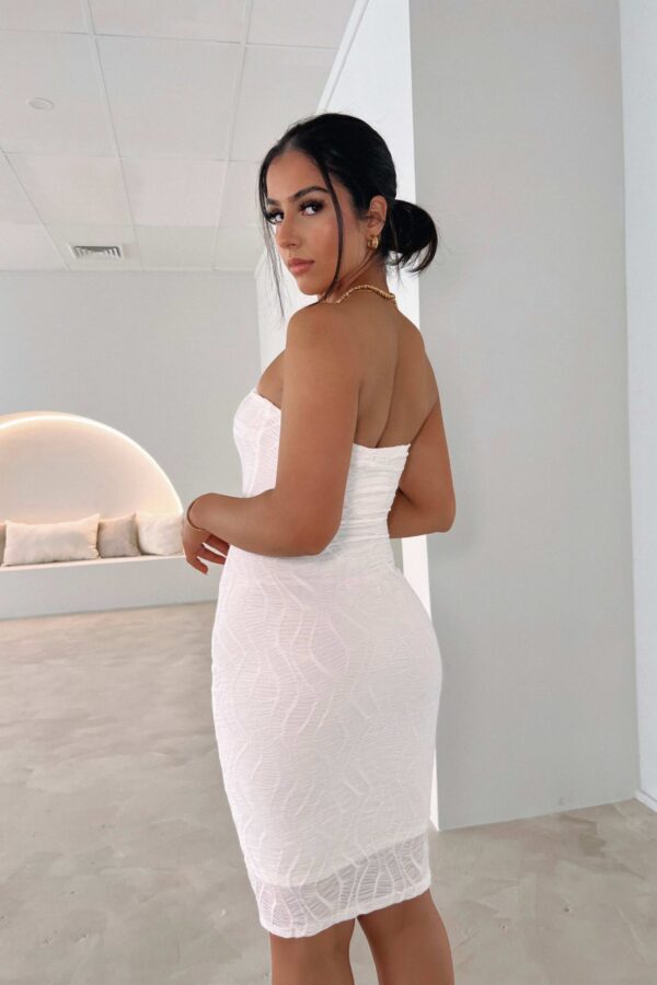 Elegant Strapless White Sheath Dress