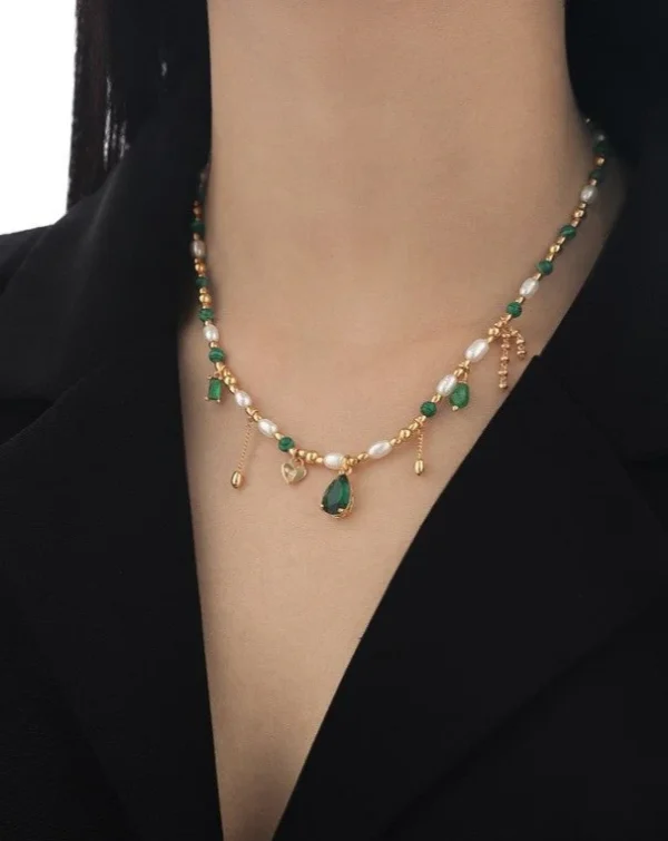 Elegant Beaded Necklace With Green And Pearl Accents