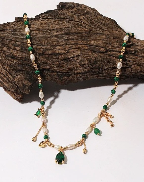 Elegant Beaded Necklace With Green And Pearl Accents